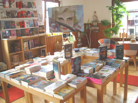 Die B&Uuml;CHERTREPPE